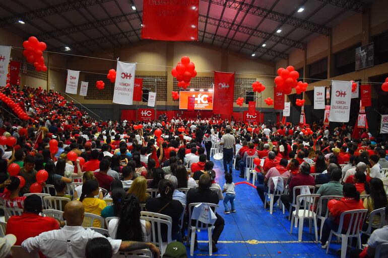 Lanzamiento de precandidaturas de Honor Colorado para las elecciones municipales en el departamento de Caazapá.