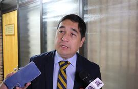 El senador Eduardo Nakayama.