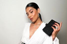 Así de espléndida llegó Majo Cabrera a la gala de los Personajes del Año de la revista Gente.