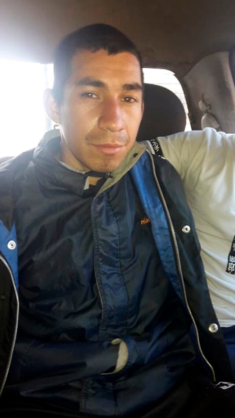 Julio Adrián Gómez Santander, el presunto asesino, fue detenido en plena huida, sobre un camino vecinal de Ñemby, el 30 de julio de 2021.