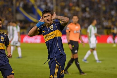 El paraguayo Adam Bareiro (d), futbolista de Boca Juniors, festeja un gol en el partido ante Gimnasia de Chivilcoy por los 32avos de final de la Copa Argentina 2026 en el estadio Padre Martearena, en Salta, Argentina.