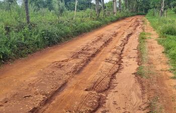 Vecinos de Ysypo e Ysypo Potrero denuncian el abandono de las autoridades y exigen reparaciones reales ante el grave deterioro de los caminos vecinales en San Miguel.