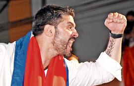 Óscar “Nenecho” Rodríguez (ANR-cartista), intendente de Asunción, justificó sus respuestas sin educación a la ciudadanía en las redes sociales.