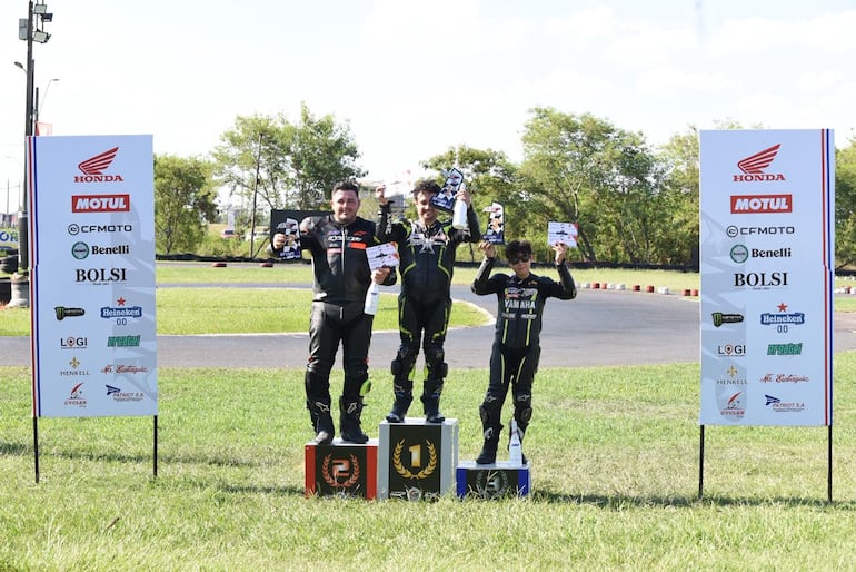 Así quedó el podio de la GP Light: 1) Acuña, 2) Areco, 3) Cuevas.