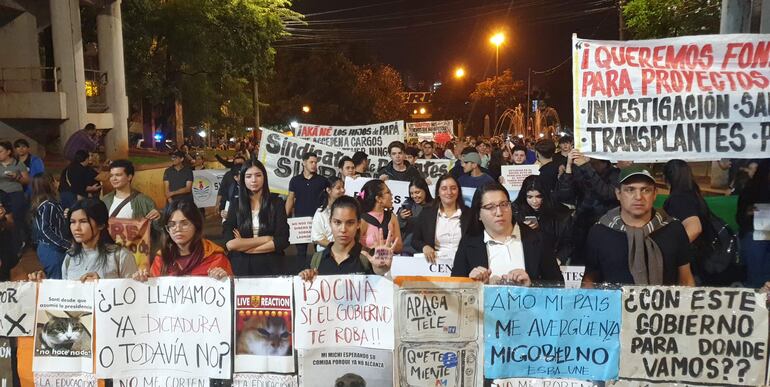 Marcha de Estudiantes Universitarios en Ciudad del Este.
