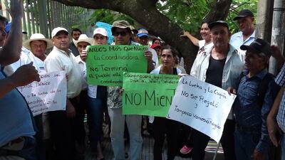 Los pobladores de Yataity del Norte que están en vigilia frente al Ministerio de Salud Pública, piden la urgente culminación de un hospital, que debía ser inaugurado en diciembre de 2023, pero apenas tiene un avance del 17% en las obras.