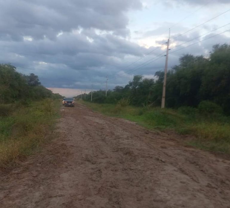 Estado desastrozo del camino que conduce a Fuerte Olimpo