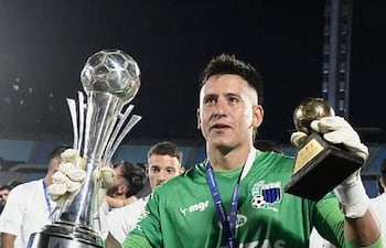 Carlos Sebastián Lentinelly Villavicencio (07/08/1997) llegará el jueves al país para incorporarse a Olimpia.