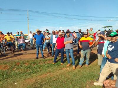 Los labriegos cierran por momentos la ruta en Guayaibí, pero no descartan un cierre total a partir de la tarde.