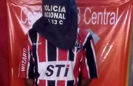 El hombre detenido tras supuestamente agredir y manosear a su propia hija de 13 años.