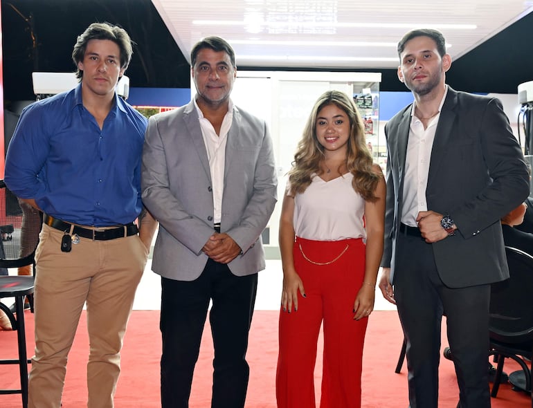 Laurent Grange, José González, Katherine Villamayor y Fernando Chaparro.