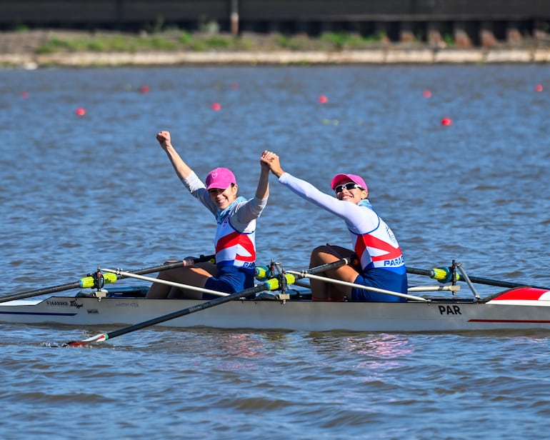 Adriana Sanabria y Rocío Bordón se sumaron a la fiesta con otra medalla de plata.