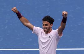 El argentino Francisco Cerúndolo derrotó este sábado al estadounidense Taylor Fritz tras levantar dos sets en contra.