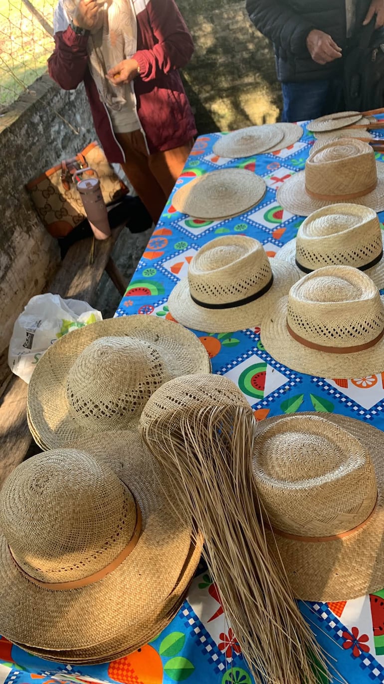 Así queda los sombreros de Jata´i luego de su terminación.
