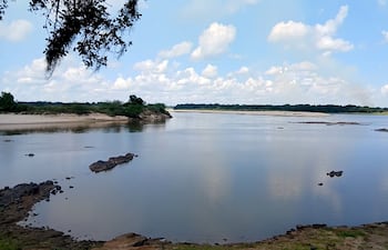 Hombre desaparece en aguas del río Tebicuary en Villa Florida.