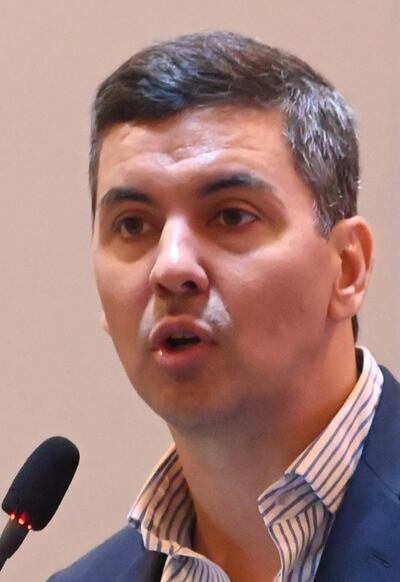 Santiago Peña, presidente.