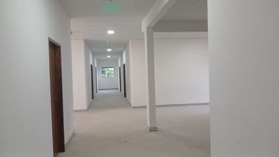 La Municipalidad de Lima, construyó y entregó obra para centro de salud, pero el Ministerio se "olvida" de equipar y hacer funcionar