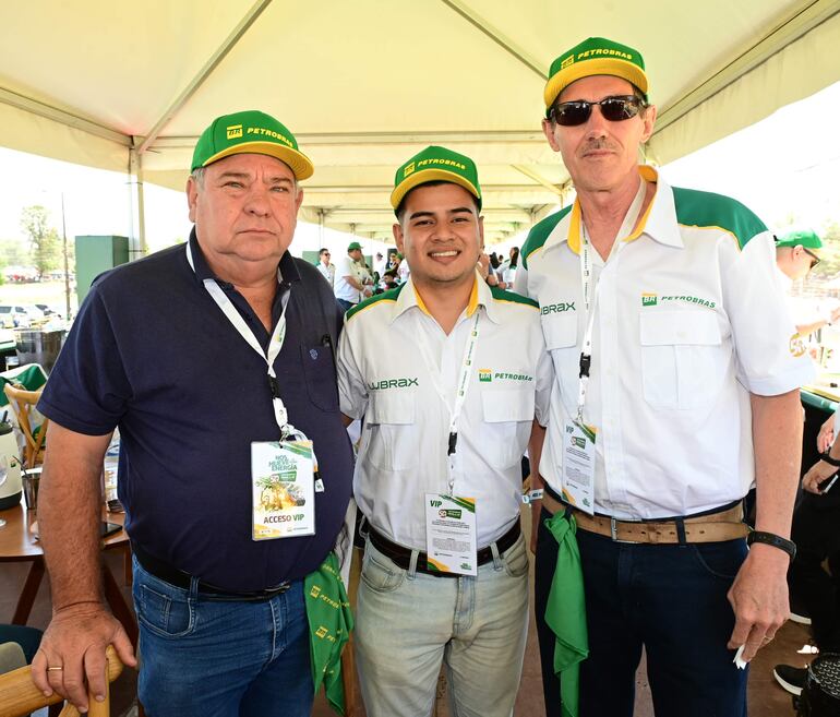 Víctor Rempel, Jesús Fernández y Berthold Penner. 
