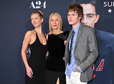 Gwyneth Paltrow y sus hijos Apple Martin y Moses Martin. (ANGELA WEISS / AFP)