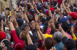Simpatizantes del presidente de Venezuela, Nicolás Maduro, durante un acto público.