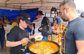 El festival del caldo de pescado dela ciudad de San Antonio atrajo a una multitud.