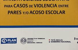 Autoridades educativas de Pilar, aplicaron el protocolo para casos de violencia luego de ser viralizado un video en donde dos alumnas se pelearon dentro de la institución educativa.