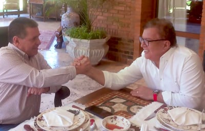 Los expresidentes Horacio Cartes (i) y Nicanor Duarte Frutos (d). Cartes anunció la incorporación de Duarte Frutos a Honor Colorado.