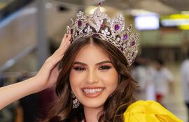 Ghada Romberg es la PreeTeen Universe Paraguay.