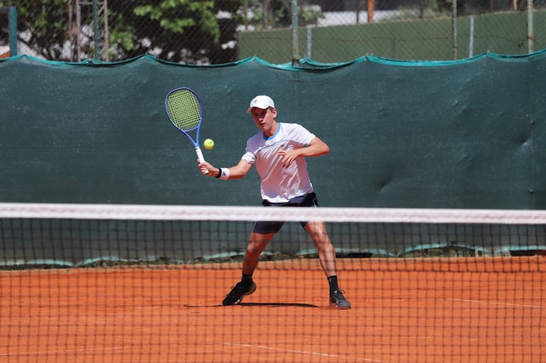 Álvaro Frutos avanzó de ronda en el certamen.