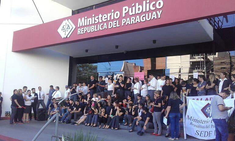 Los funcionarios del Ministerio Público anunciaron la realización de una huelga en reclamo de aumento salarial (foto de archivo).