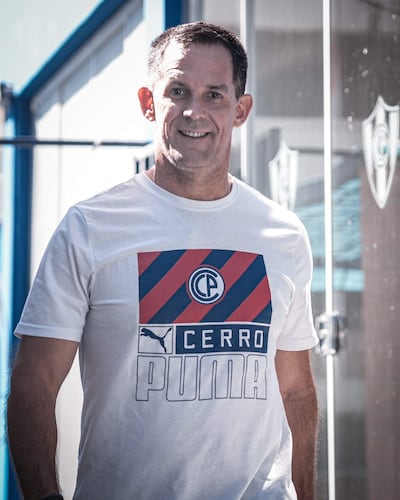 Víctor Eduardo Bernay (53).