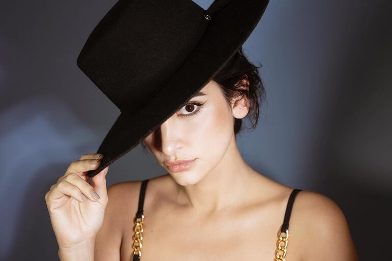 La cantante y actriz colombiana Diana Hoyos ofrecerá una presentación musical en la gala de los Premios Platino.