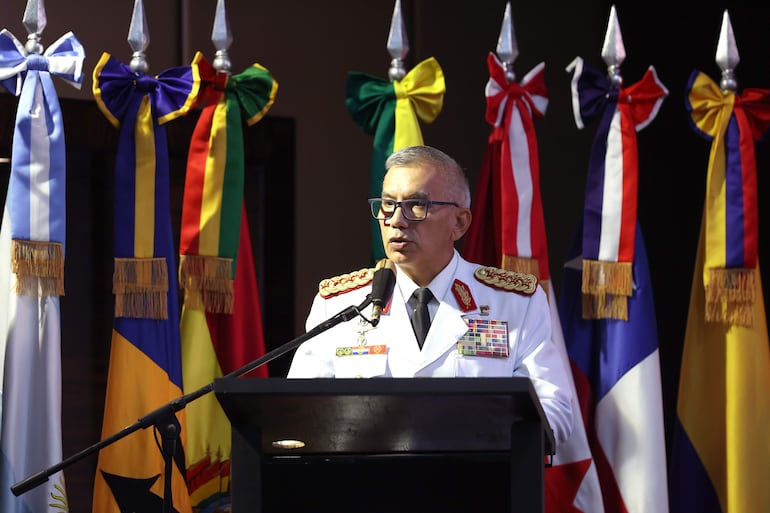 El comandante del Ejército paraguayo, Gral. de Ejér. Manuel Rodríguez Sosa. EFE/ Juan Pablo Pino
