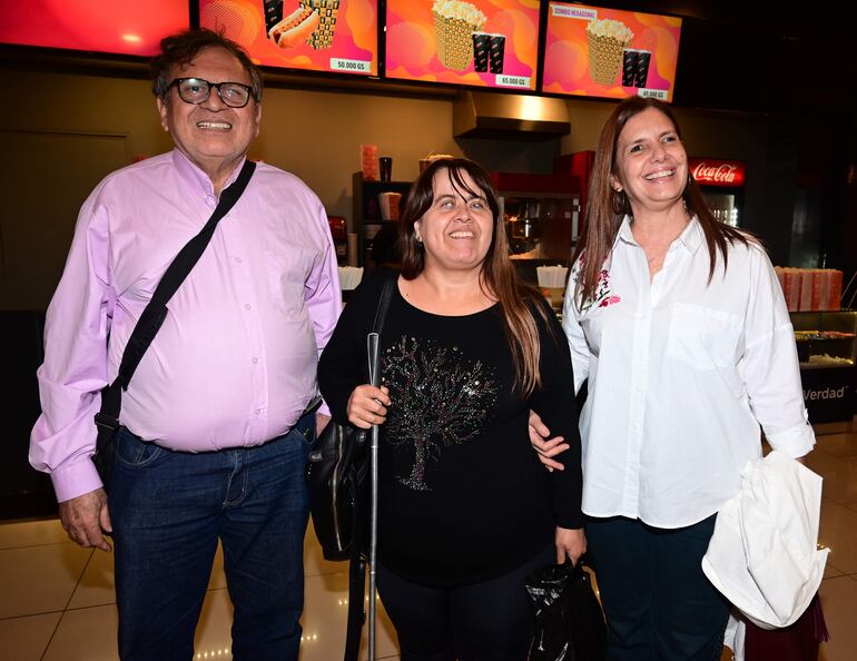 Eladio Agüero, Marlene Stadelli y Lucila De Los Ríos.