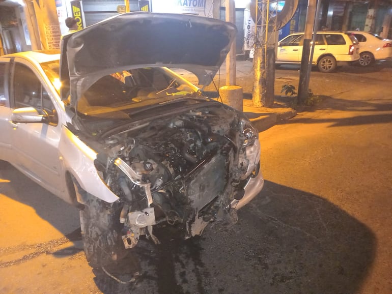 El automóvil involucrado en el accidente.