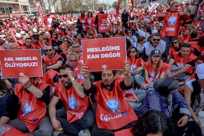 Manifestación de profesores para exigir protección a las escuelas en Turquía.