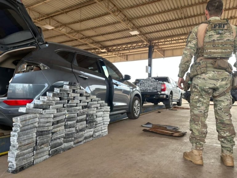 Las camionetas Hyundai Tucson y Ford Ranger paraguayas capturadas con cocaína en Brasil.