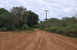 Falta de camino tiempo afecta a pobladores de la Isla Yasyretá.