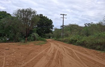 Falta de camino tiempo afecta a pobladores de la Isla Yasyretá.