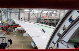 Imagen de referencia del ala de un avión.