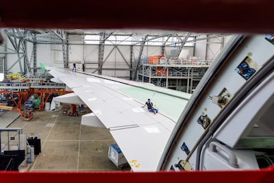 Imagen de referencia del ala de un avión.