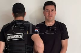 Víctor Centurión, exarquero de Olimpia y la Albirroja, tras ser detenido luego de entregarse a la Policía, en el marco de una investigación por tráfico internacional de drogas.