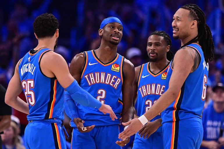 Los Thunder no dan opciones a los Suns y empiezan arrasando en los Playoffs