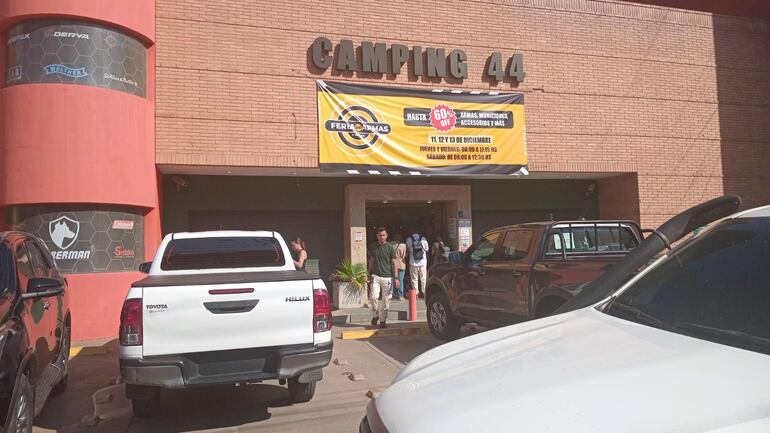 Camping 44 allanamiento armas Asunción