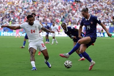 Adrien Rabiot (14), en acción durante el partido del sábado entre Francia e Inglaterra.