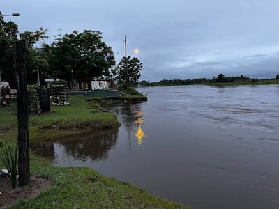 El río Jejuí está al limite y mantiene en vilo a ribereños en San Pablo y San Pedro de Ycuamandyyú