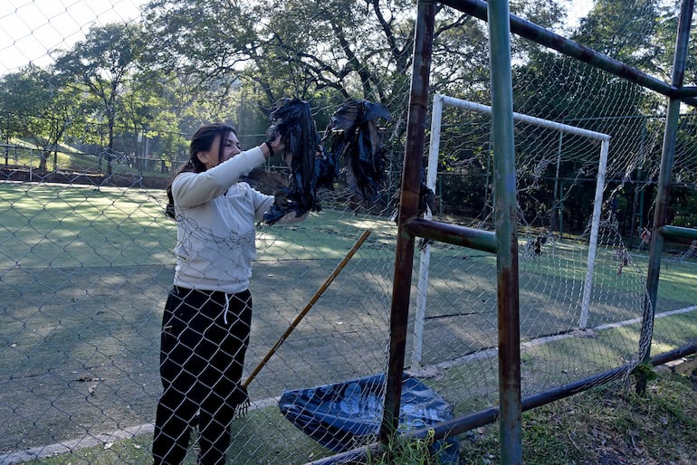 Limpieza del Parque Carlos A. López