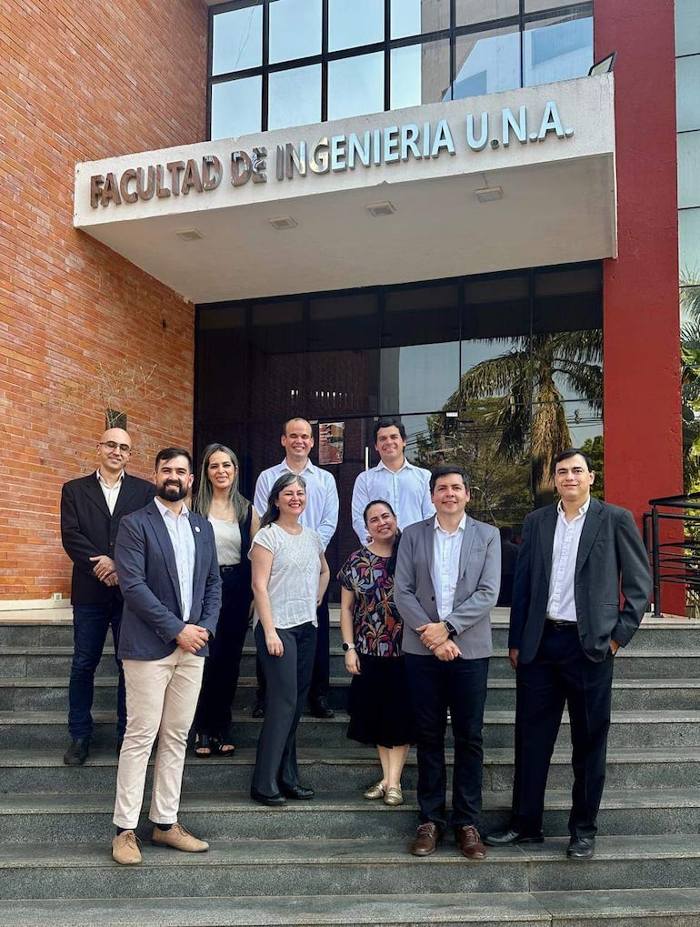 Docentes de la Facultad de Ingeniería UNA, integrantes del Movimiento Independiente de Docentes (MID).