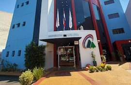 El moderno edificio de la Cooperativa Capiatá.