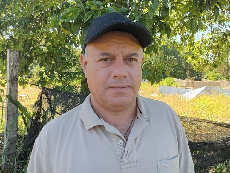 El Lic. Cristian Fernández, director del Bachillerato Técnico del Colegio Nacional Sebastián de Yegros, solicita a las autoridades del MEC la continuidad de los trabajos que fueron suspendidos.